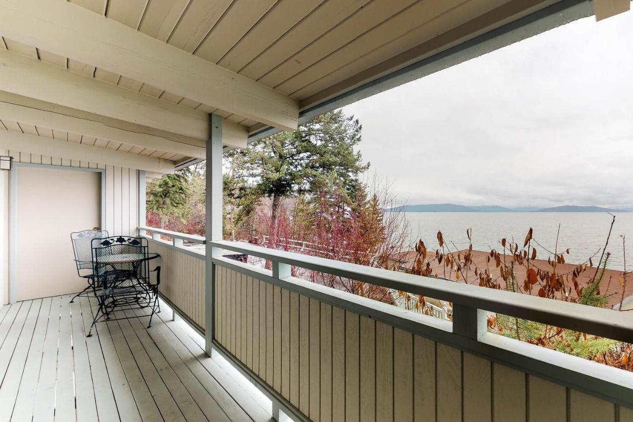 Many Springs Lakefront Condos Бігфорк Номер фото
