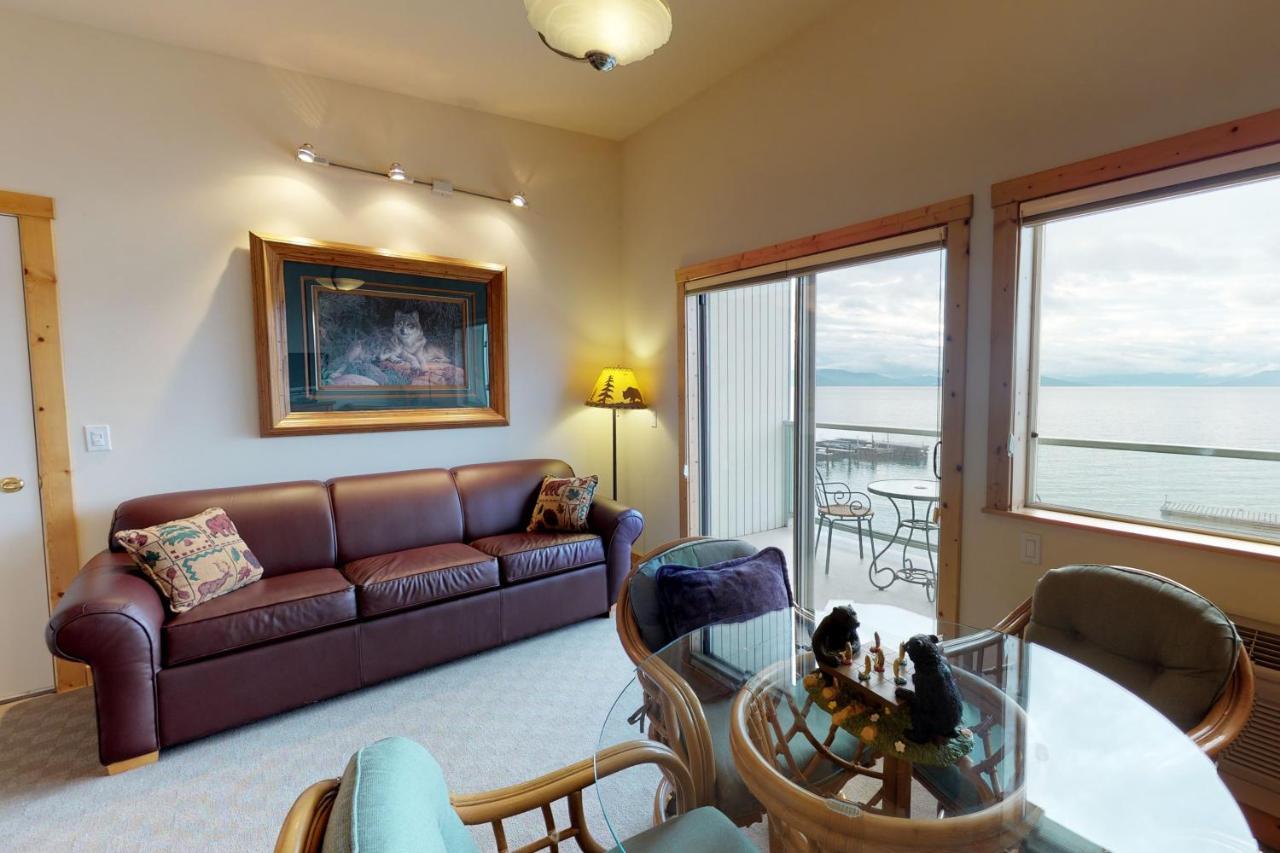 Many Springs Lakefront Condos Бігфорк Номер фото